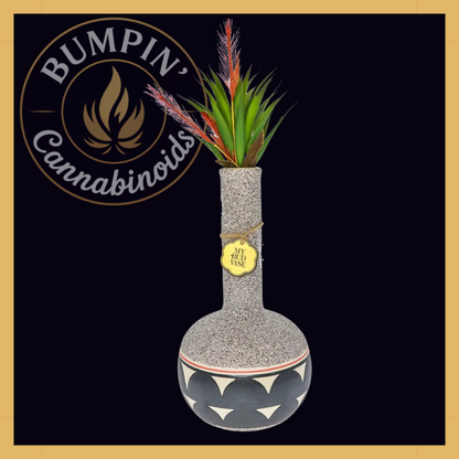 Coyōté Vase – Ceramic Art Deco Piece